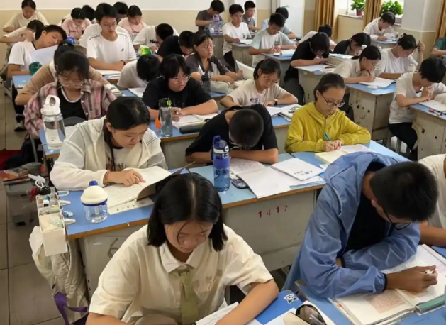 前瞻配备教育资源进步资源供应建立高中学龄人口动态监测预警机制